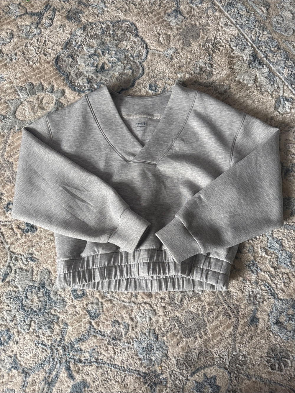 Old Navy Women’s Bounce Fleece V-Neck Sweatshirt - Light Gray